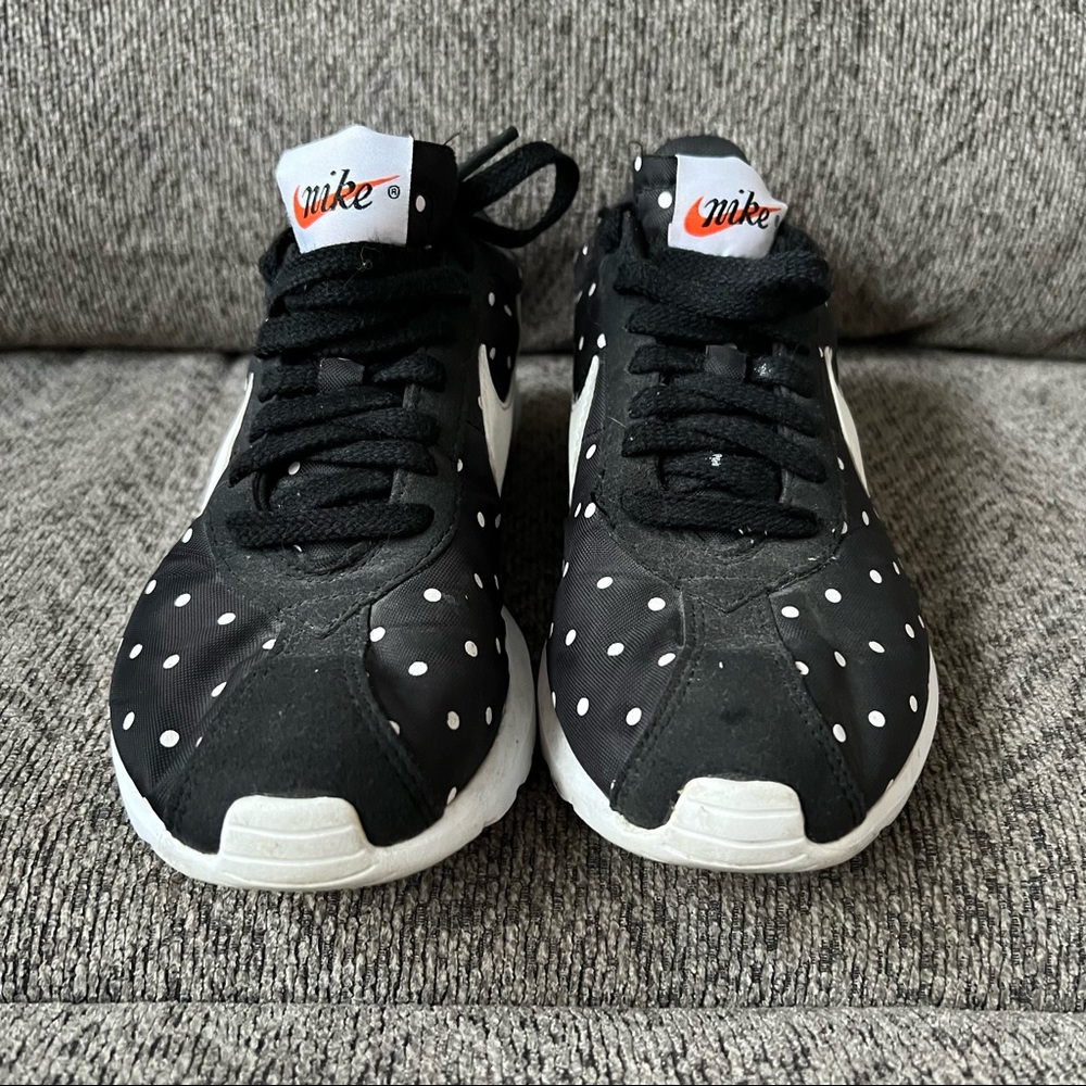 Nike Women’s Roshe Print Polka Dot Black and White Sneakers Sz 7 Good Condition